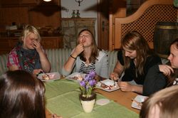 tn_2010_04_28_eisessen_jugendkapelle_05.jpg